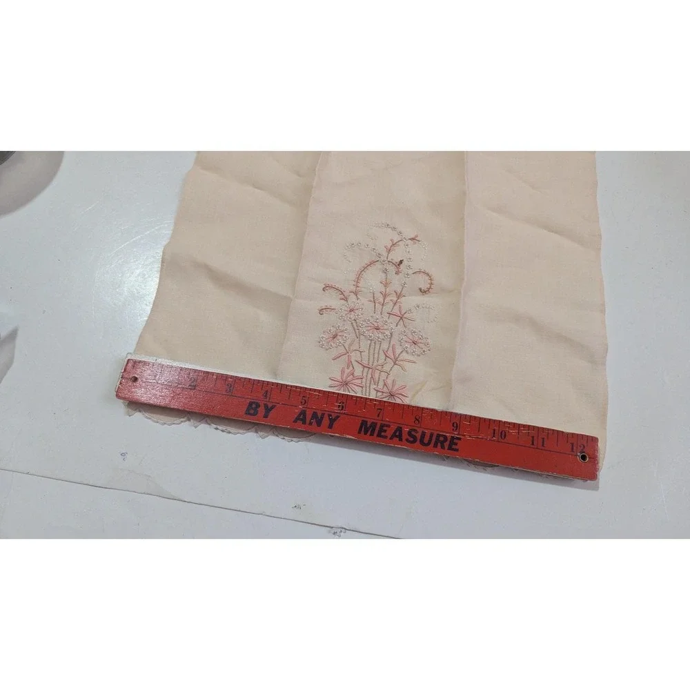 Vintage Peach Linen Dresser‎ Scarf Floral Embroidered Scalloped Edge 18x12